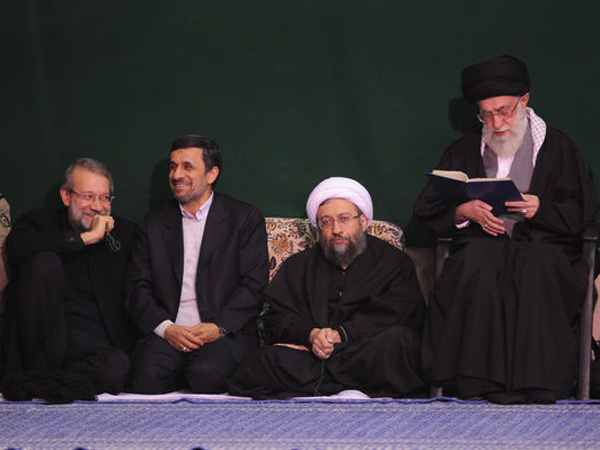 تصاویر/ خوش و بش لاریجانی و احمدی‌نژاد