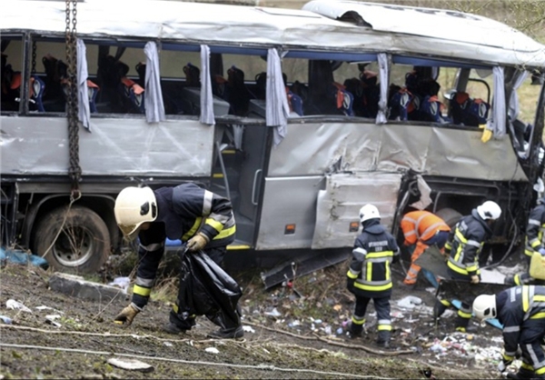 ۳۲ زخمي درتصادف ۲ اتوبوس کارگران در منطقه ویژه پارس