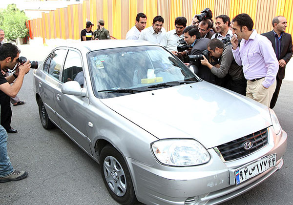 (تصاویر) خودروی فائزه هاشمی 