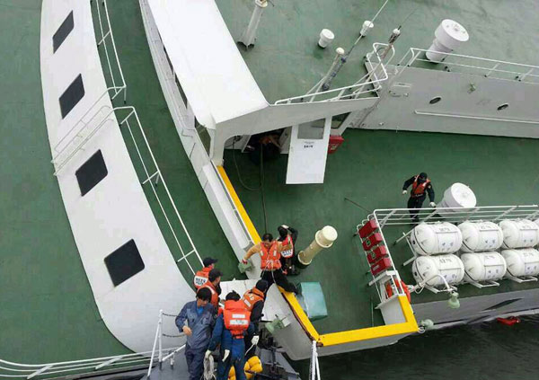 118570 132 غرق شدن کشتی در کره جنوبی با 477 مسافر + تصاویر