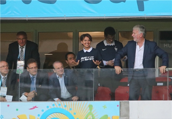 (تصاویر) رهبران در حال تماشای جام جهانی +روحانی 