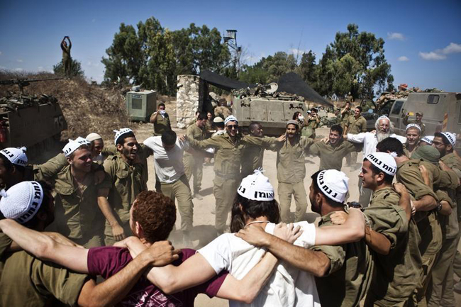 144956 404 سربازان اسرائیلی در عشق و حال + تصاویر