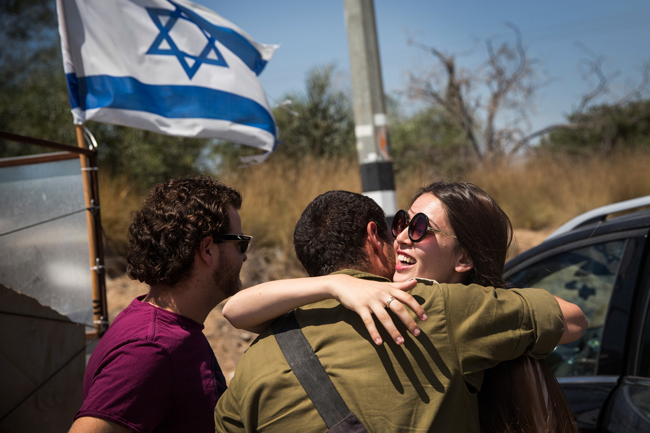 144976 690 سربازان اسرائیلی در عشق و حال + تصاویر