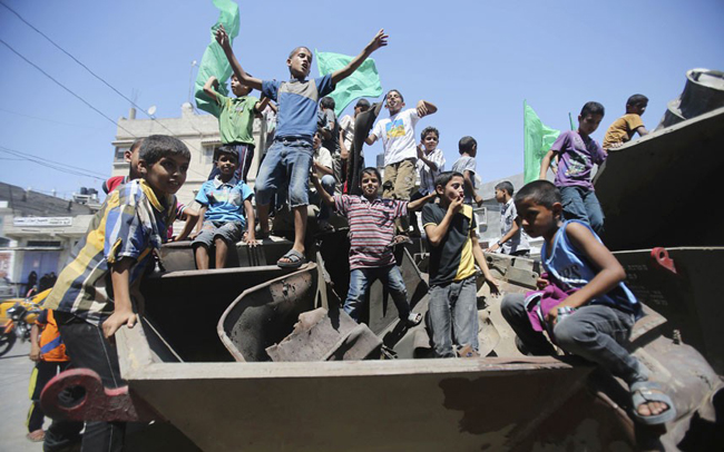 145665 380 بازگشت مردم غزه به خانه های خراب شده (تصاویر)