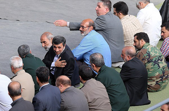 (تصاویر) نماز عیدفطر به امامت رهبرانقلاب