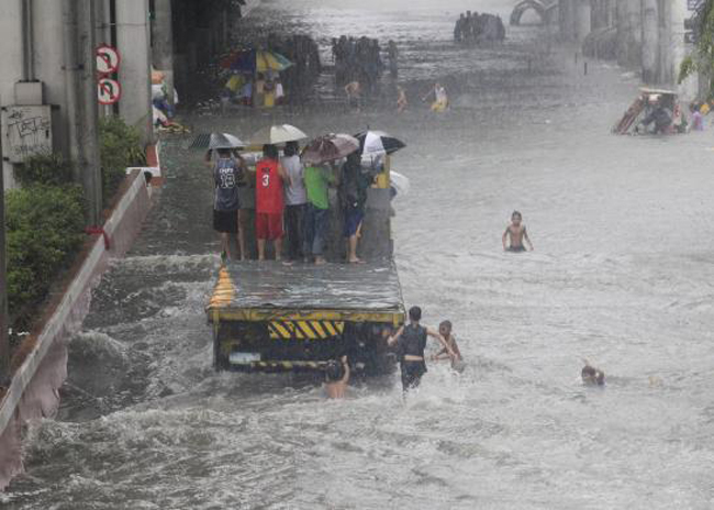 سیل و توفان مهیب در فلیپین 1