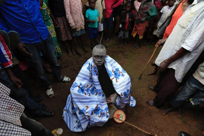 (تصاویر) رسم دردناک «مرد شدن» در کنیا 