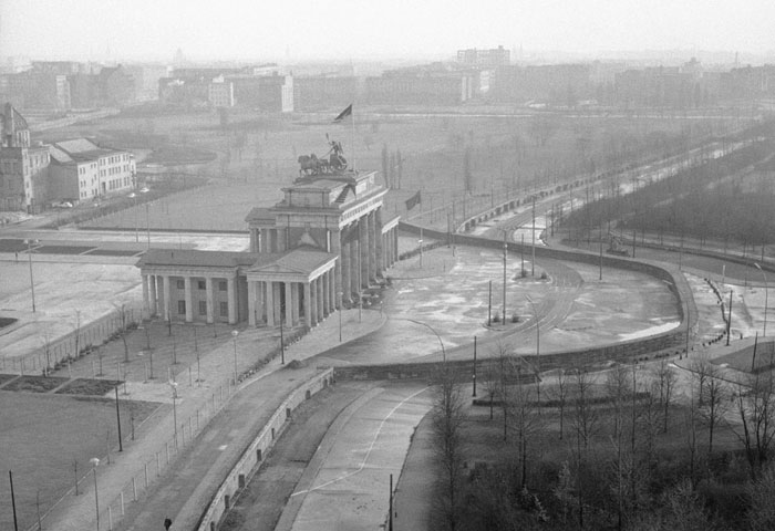 (تصاویر) دیوار برلین از پیدایش تا فروپاشی