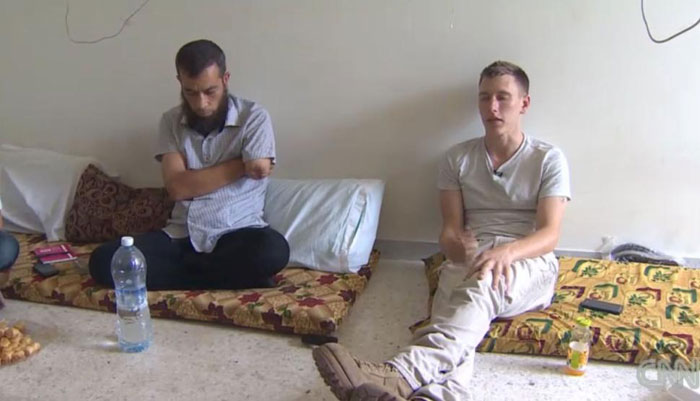 (تصاویر) داعش به امدادگر هم رحم نکرد