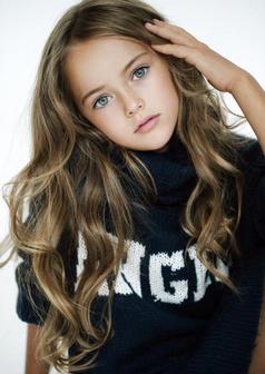(تصاویر) دختر 8 ساله روسی، نهمین سوپر مدل دنیا