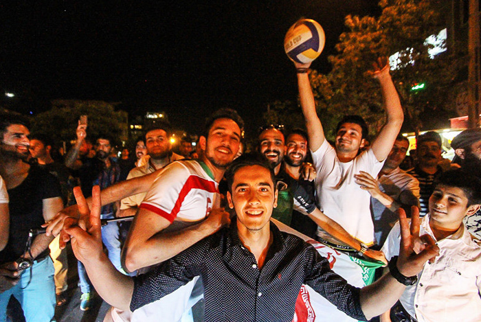 (تصاویر) کارناوال شادی پس از دومین برد از امریکا
