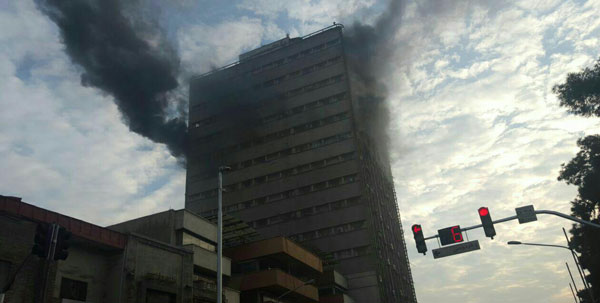 (عکس) آتش سوزی در ساختمان پلاسكو