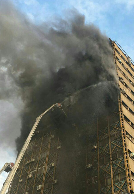 (عکس) آتش سوزی در ساختمان پلاسكو