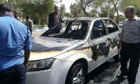 (عکس) راننده معترض دهلرانی خودرو خود را آتش زد