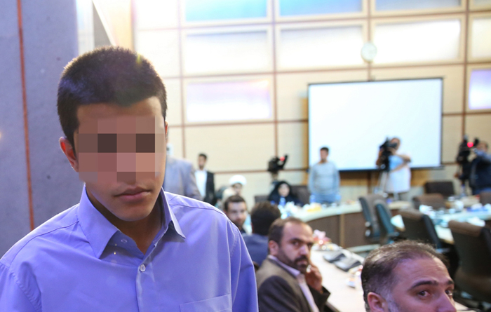 (تصاویر) قاتل ستایش در حضور دادستان تهران