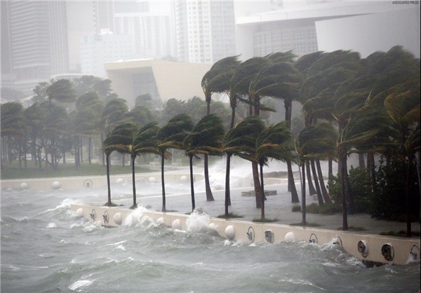 توفان ایرما فلوریدا را در هم کوبید