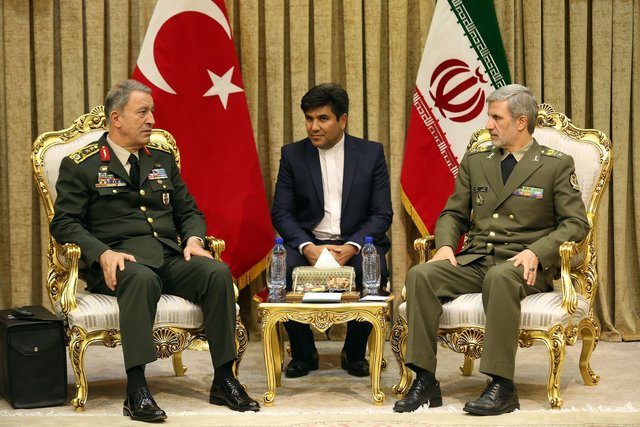 در دیدار وزیر دفاع و رئیس ستاد مشترک ارتش ترکیه چه گذشت؟