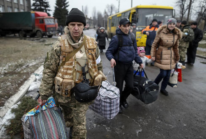 (تصاویر) فرار از شرق اوکراین