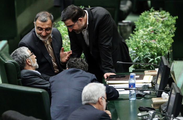 (تصاویر) روحانی لایحه بودجه را به مجلس برد