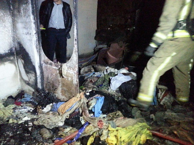 (عکس) آتش‌سوزی در پاتوق معتادان جوادیه