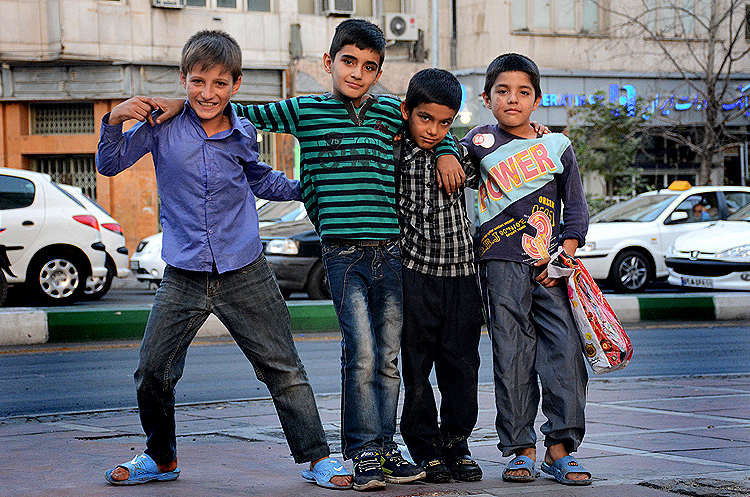 (تصاویر) کودکان کار و خیابان در رویای مدرسه