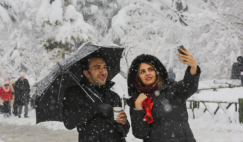 Бывают ли зимние. Зима в Иране. Снег в Иране. Снег в Тегеране. Иран зимой.