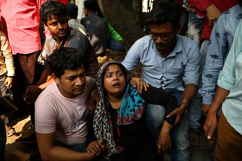 (تصاویر) ۷۰ کشته در اتش سوطی هولناک بنگلادش
