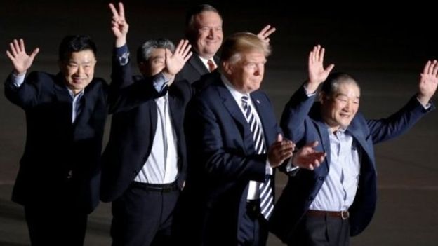 ترامپ از سه آمریکایی آزاد شده توسط کره شمالی استقبال کرد