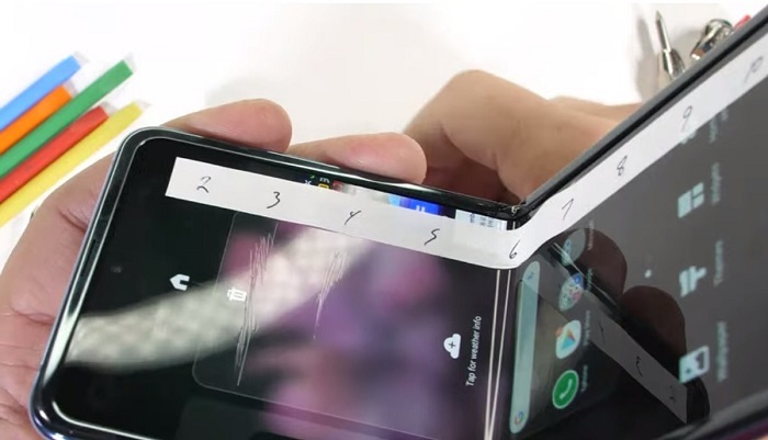 رسوایی در خصوص صفحه نمایش Galaxy Z Flip؟!