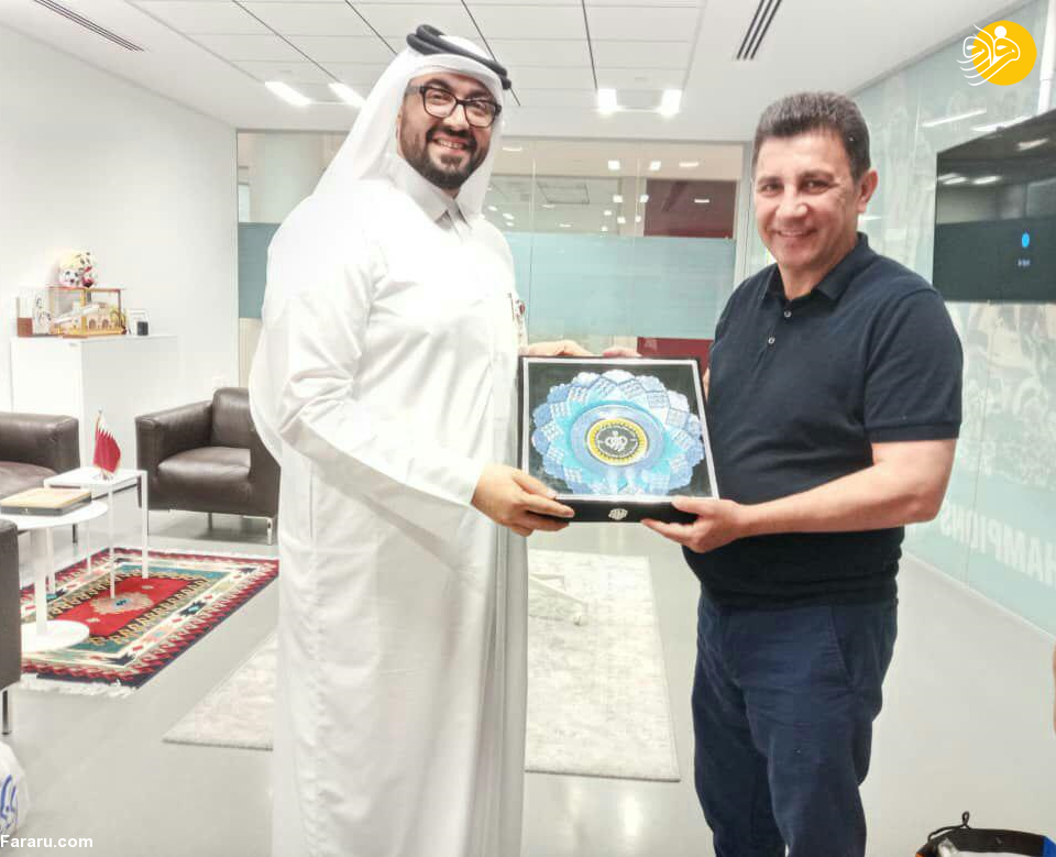 (عکس) هدیه مدیر تیم‌های ملی قطر به امیرقلعه‌نویی