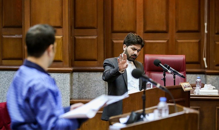 فرارو | (تصاویر) اولین جلسه محاکمه حسن یاوری