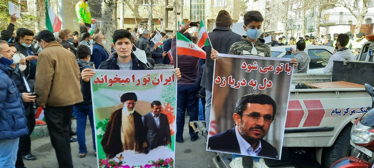 (ویدئو) تجمع در نارمک و دعوت انتخاباتی از احمدی‌نژاد