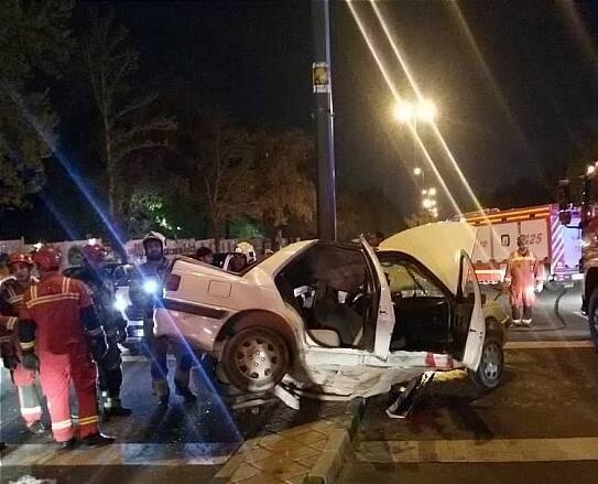 (تصویر) تصادف مرگبار پژو با تیربرق در شهرک‌ غرب