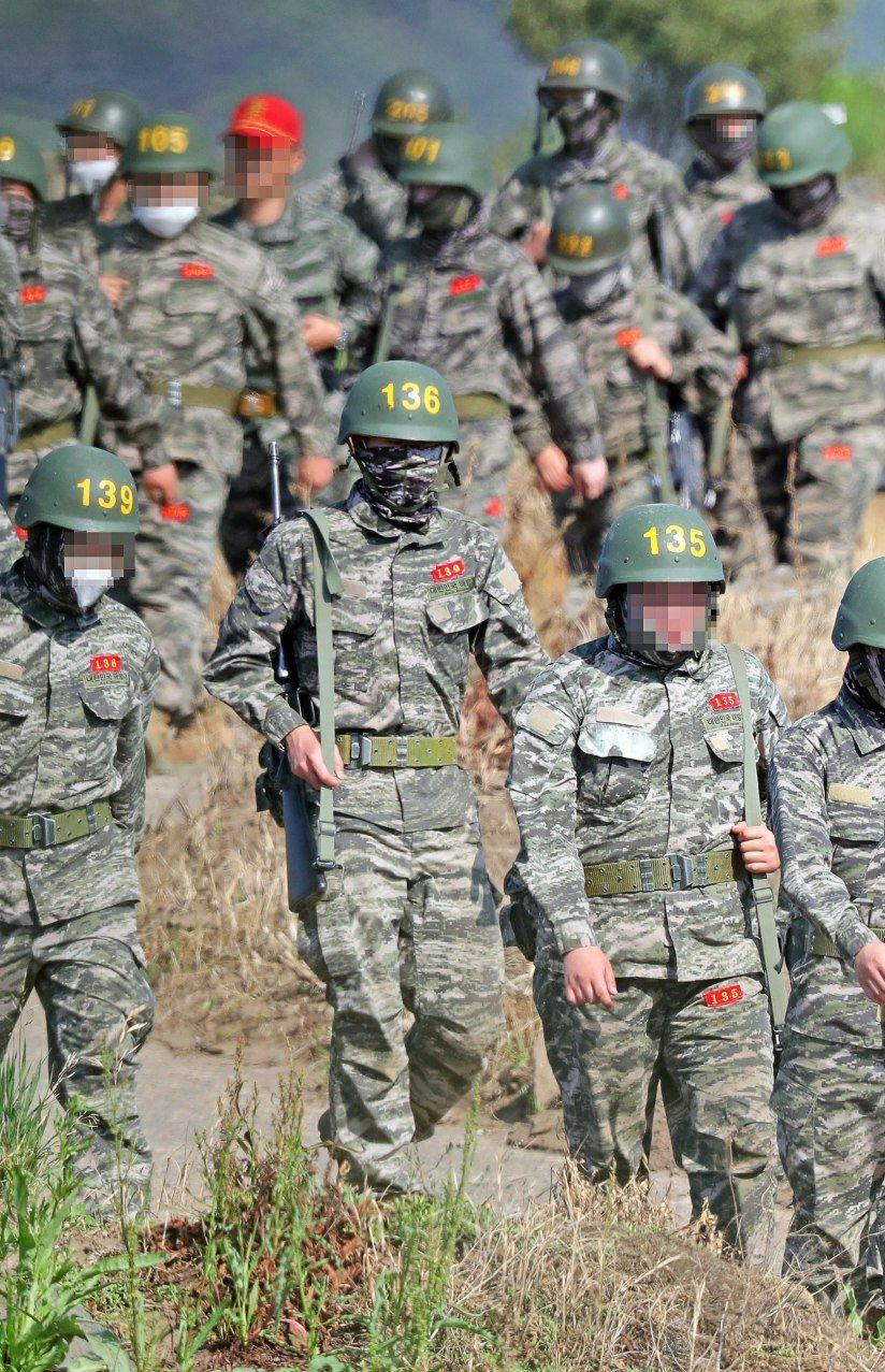 (عکس) فوق ستاره کره‌ای تاتنهام در آموزش نظامی