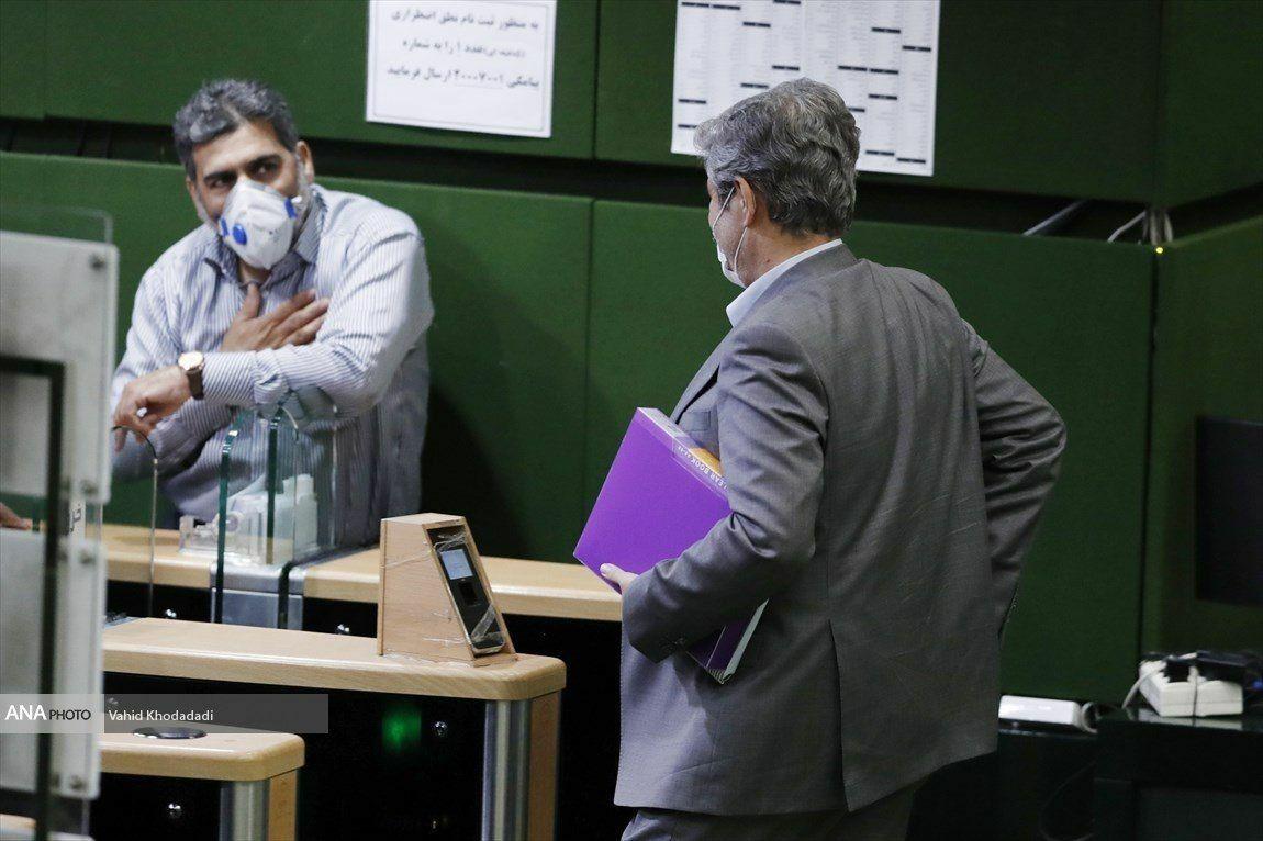 (تصاویر) غلامرضا تاچگردون مجلس را ترک کرد