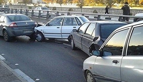 تصادف عجیب ۵۰ خودرو با ۳۶ مصدوم در اتوبان قزوین