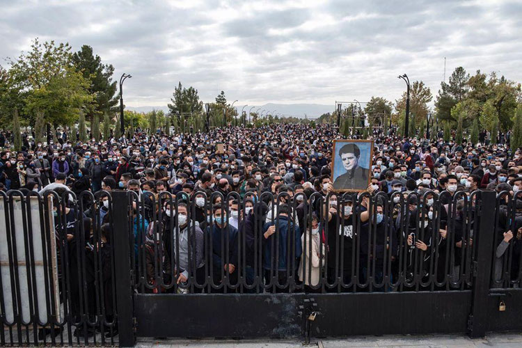 حاشیه‌های سیاسی درگذشت محمدرضا شجریان