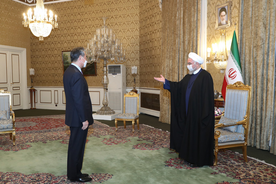(تصاویر) دیدار وزیر امور خارجه چین با روحانی