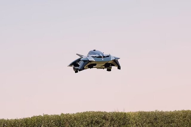 (تصاویر) آزمایش موفقیت‌آمیز یک خودروی پرنده لوکس در دبی
