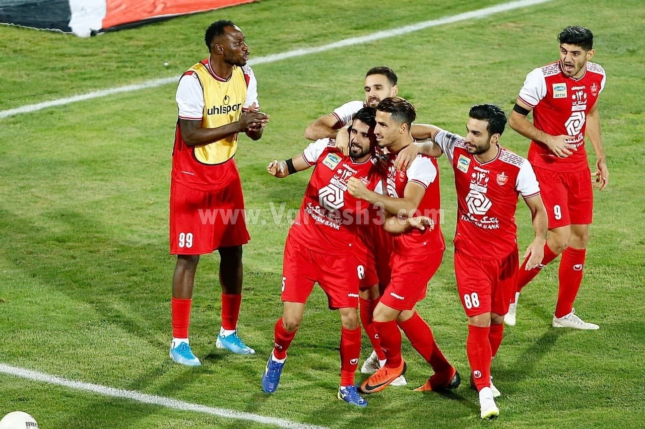 شهاب سنگ اوساگوآنا روی سر پرسپولیس!