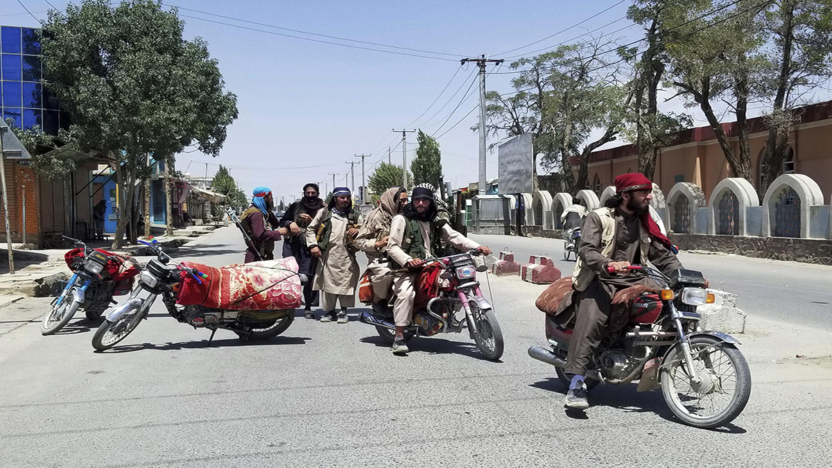 صادرات دوباره سوخت به افغانستان «به درخواست طالبان»