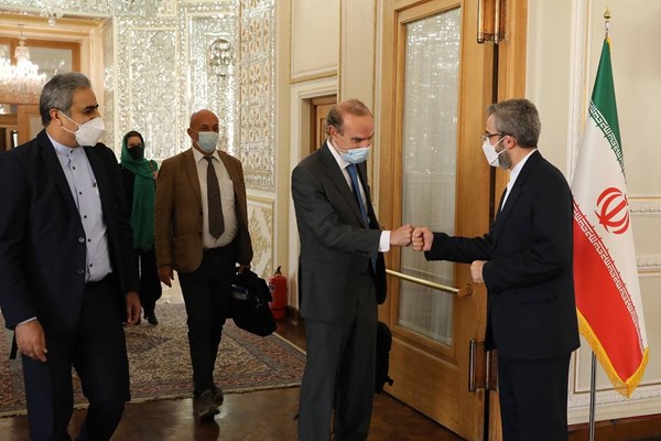 (تصاویر) دیدار و گفت‌وگوی «انریکه مورا» با علی باقری در تهران