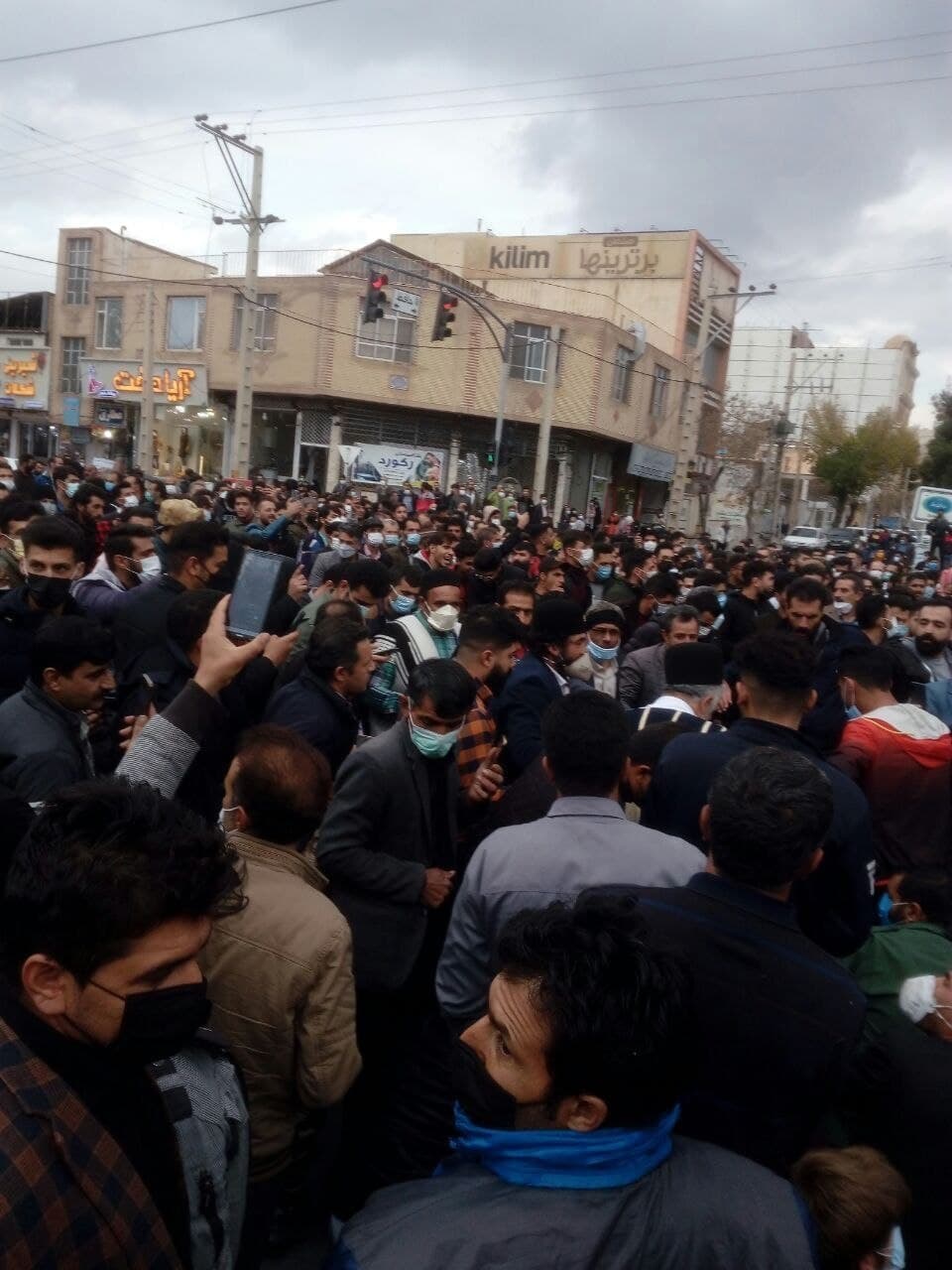 (تصاویر) اعتراض مردم چهارمحال و بختیاری به بی‌آبی