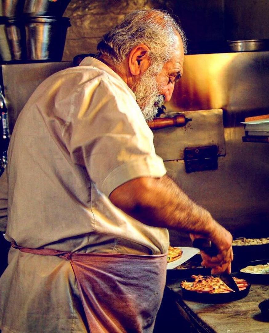 (تصویر) عمو داوود، ‌مالک قدیمی‌ترین پیتزا فروشی تهران درگذشت