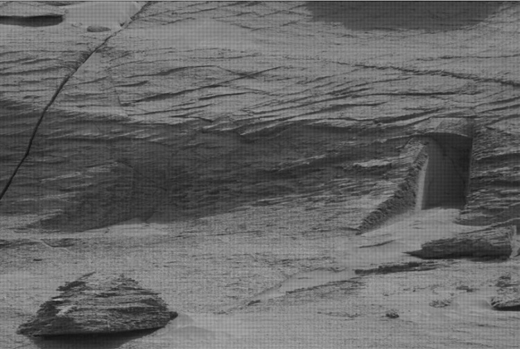(تصاویر) کشف «دروازه بیگانگان» در مریخ!