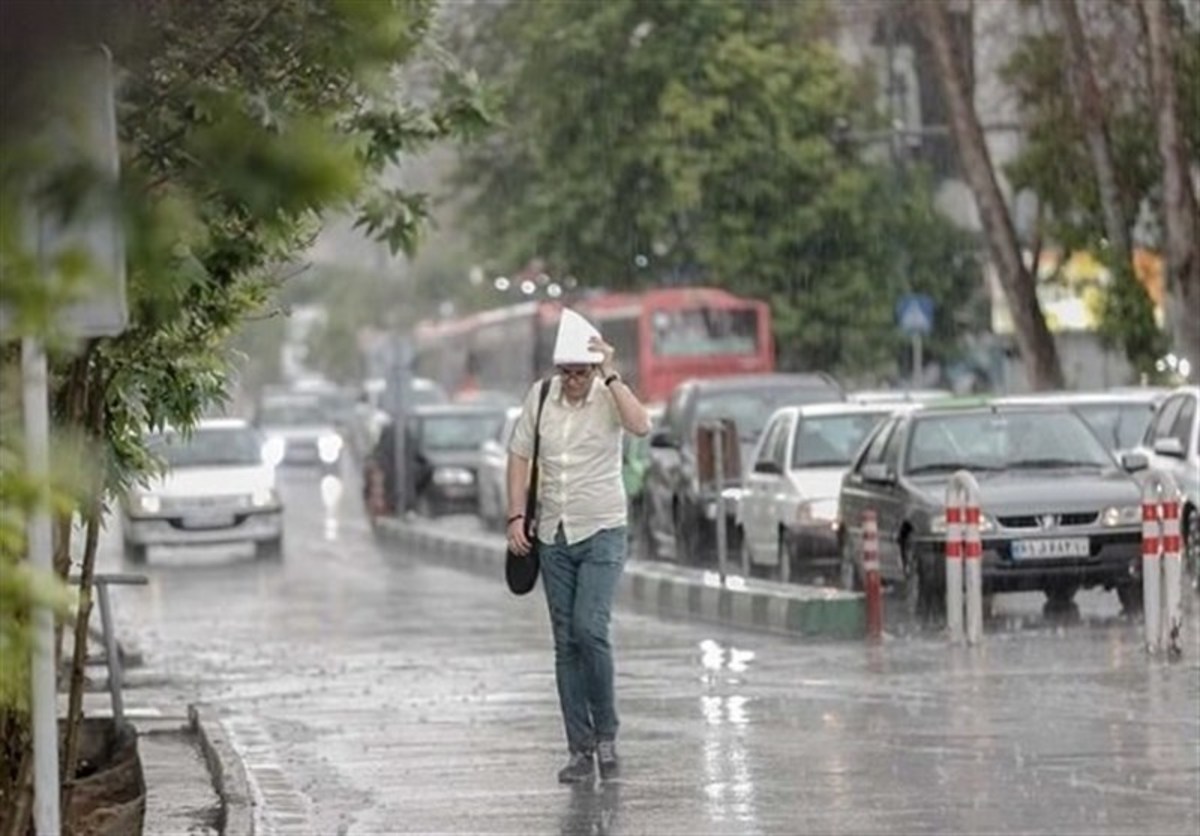 تهرانی‌ها مراقب باشند؛ وزش باد شدید و رگبار در تهران