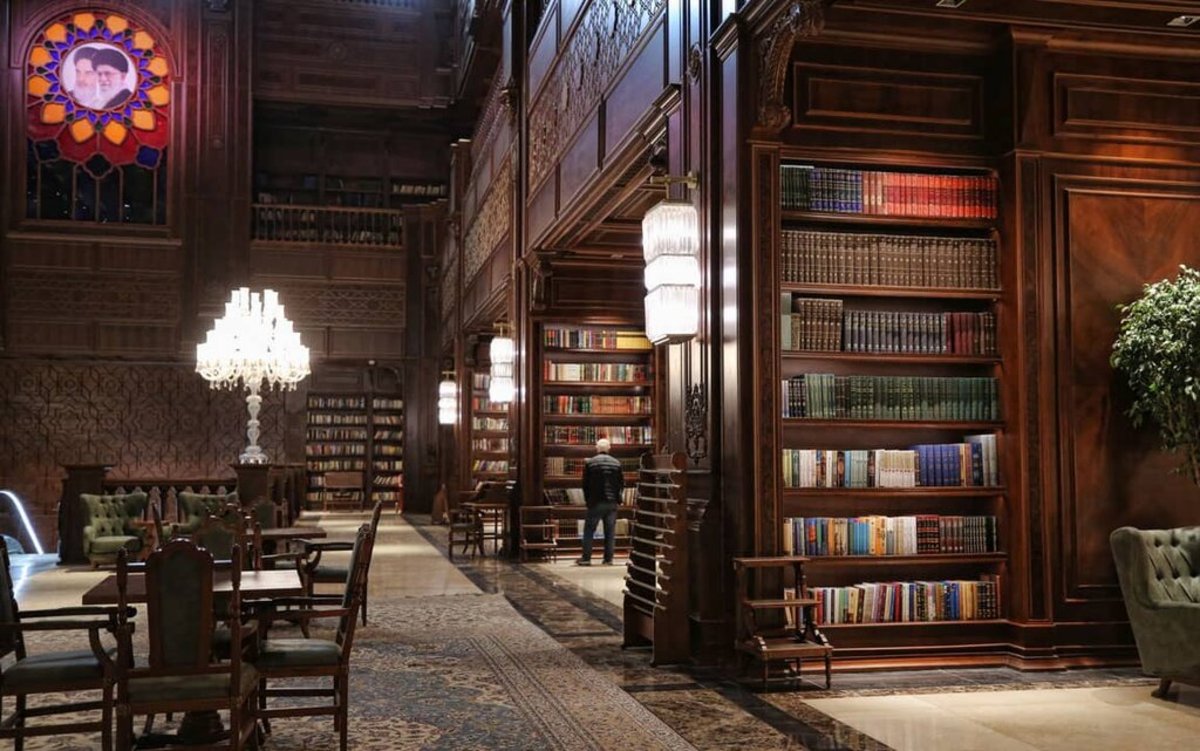 (عکس) لاکچری‌ترین کتابخانه ایران اینجاست