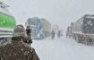 (ویدئو) گرفتار شدن ۳ هزار کامیون در برف