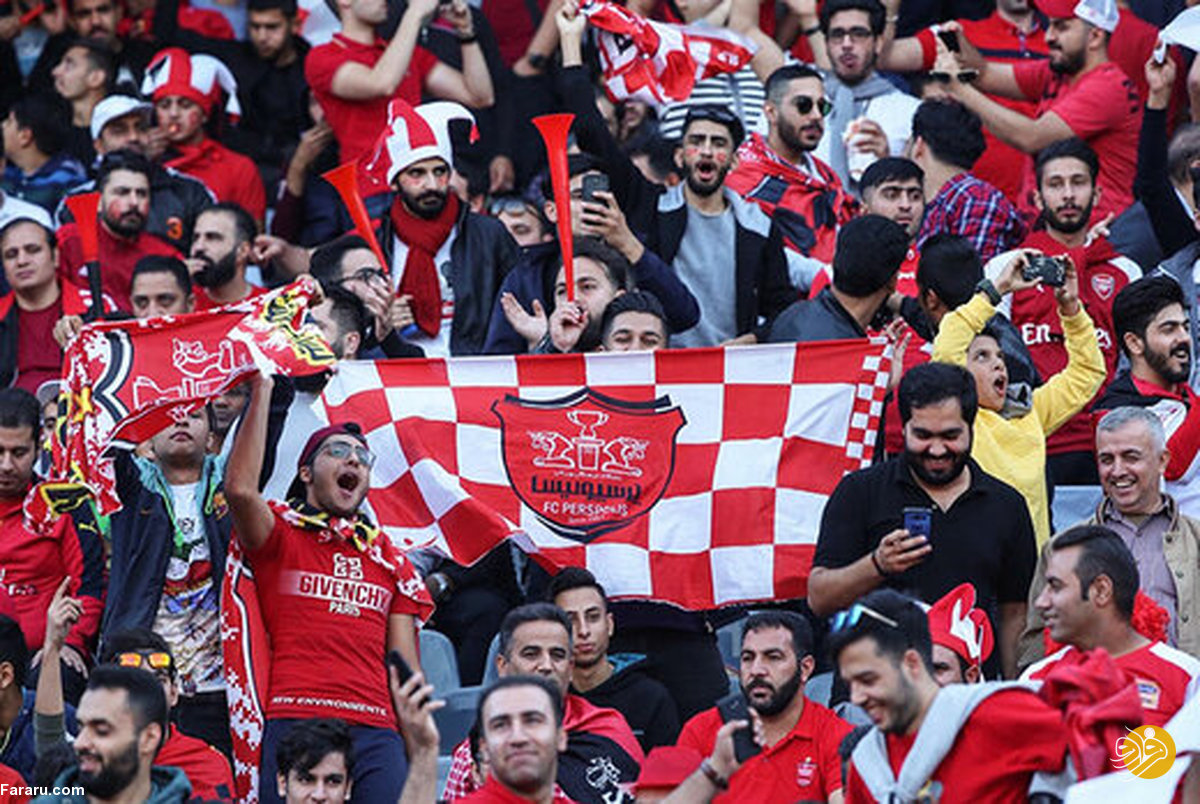 (عکس) تجمع هواداران پرسپولیس در مقابل باشگاه