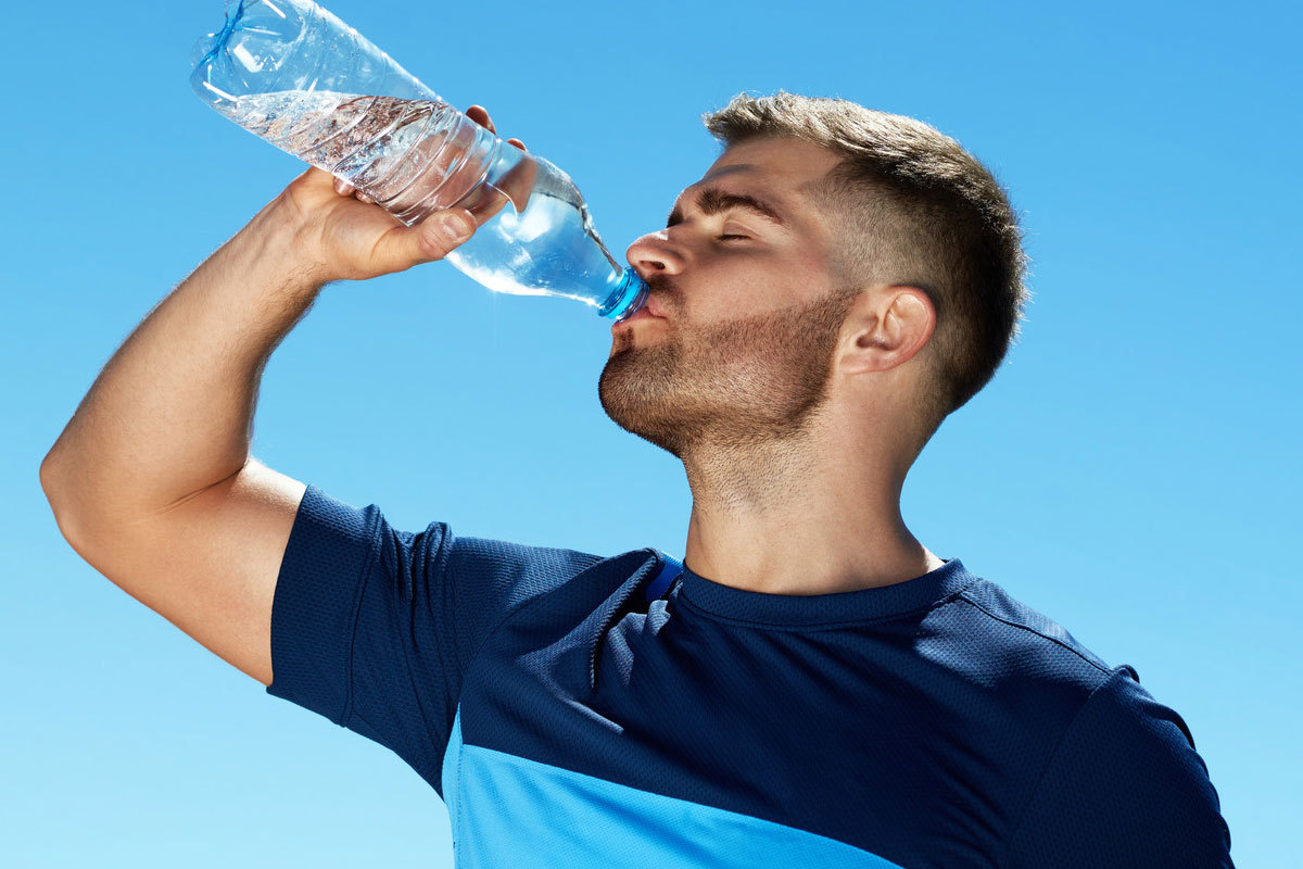 آیا بدن واقعا به 8 لیوان آب در روز نیاز دارد؟